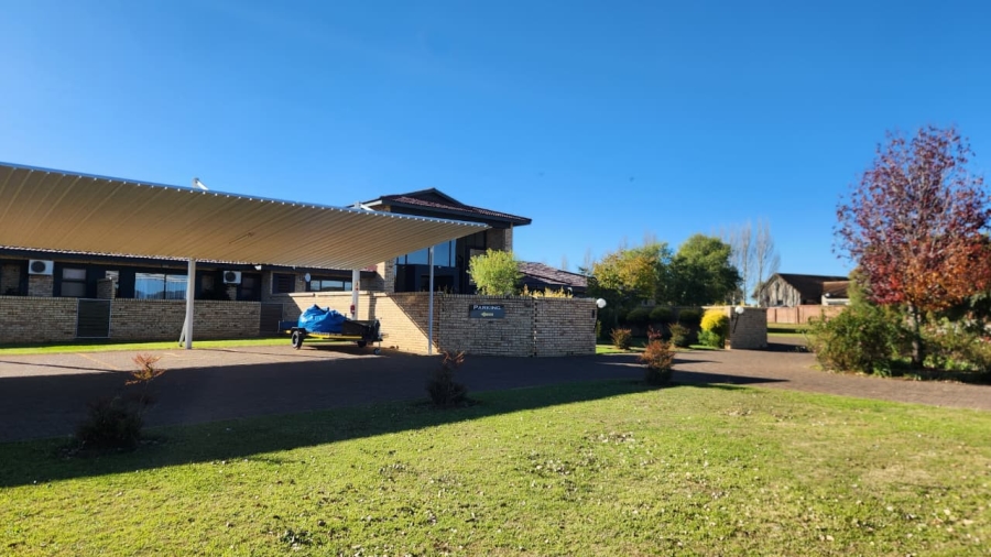 6 Bedroom Property for Sale in Groenvlei Free State